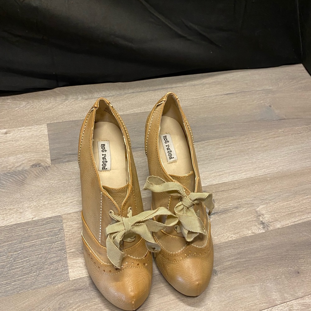Wingtip Booties - Picture 5 of 9